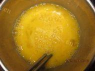 热腾腾的韭菜鸡蛋饼做法图解4)