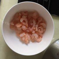 家常菜芹菜炒虾仁做法图解1)