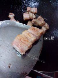 色泽不错的萝卜红烧肉做法图解6)