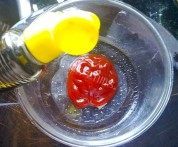 美味的微波番茄虾做法图解9)