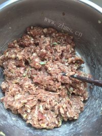 美味的招牌牛肉饼做法图解4)