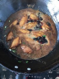 特下饭的可乐鸡翅做法图解2)