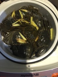 营养丰富的蒸螃蟹做法图解2)