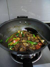 食欲满满的胡萝卜焖羊肉做法图解18)