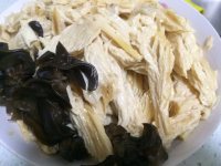唇齿留香的腐竹炒肉做法图解1)