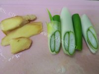美味的排骨山药汤做法图解2)