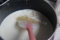 美食抹茶巴巴露佐香草奶冻做法图解6)