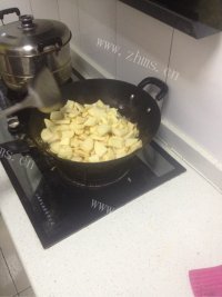家常菜尖椒土豆片做法图解7)