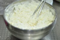 美味的虾仁韭菜盒子做法图解5)