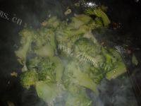 美味可口的素炒西兰花做法图解8)