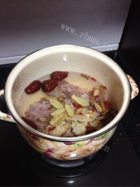 滋补的羊肉当归生姜汤做法图解4)