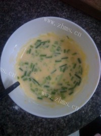 美味鸡蛋饼做法图解5)