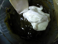 美味奶油抹茶戚风卷做法图解10)