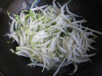 美味虾酱炒白菜做法图解4)