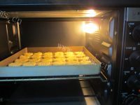 牛奶饼干做法图解9)