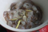 营养早餐香菇虾仁粥做法图解2)