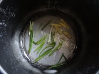 美味的电饭煲焗鸡做法图解6)