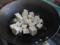 常吃不腻的海带豆腐汤做法图解4)