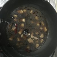 好吃的土豆茄子炖肉做法图解6)