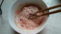 美味的豌豆肉丸汤做法图解4)
