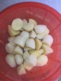 好吃的红烧土豆做法图解1)