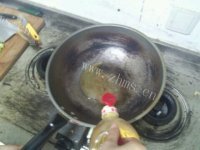 诱人的豆角炒肉做法图解2)