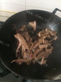 美味的鸭架汤做法图解6)