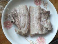 好吃的五花肉豆角焖饭做法图解2)