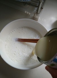 风味炼乳双皮奶做法图解5)