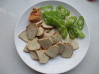 美味的沙茶豆腐卷做法图解2)