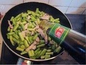 四季豆炒肉片做法图解5)