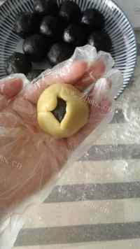 芝麻月饼做法图解5)