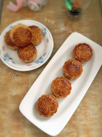 自制豆沙月饼做法图解11)