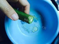 唇齿留香的凉拌秋葵做法图解2)