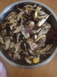 家常菜香菇蒸鸡