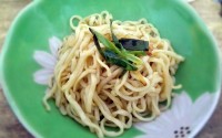 美味的葱油拌面