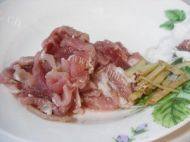 家常菜鲜笋炒肉片做法图解1)