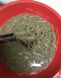 好吃的蛋炒苦荞面做法图解4)