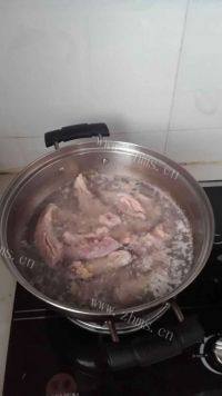 美味的麻辣鸡脖做法图解3)