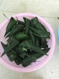 美味营养的粽子做法图解4)
