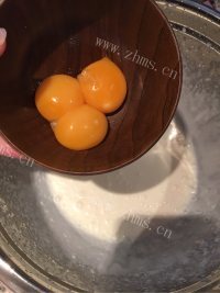 可口的轻乳酪蛋糕做法图解7)