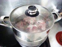 美味的莲藕棒骨汤做法图解3)