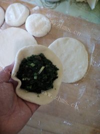 美味的麦蒿大包子做法图解10)