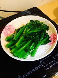 色香味浓的白灼菜心做法图解3)