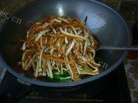 家常菜韭菜炒豆腐干做法图解6)