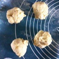 色泽不错的葱香豆渣饼做法图解7)