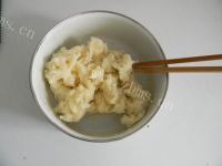 不错的椰香奶黄馅冰皮月饼做法图解7)