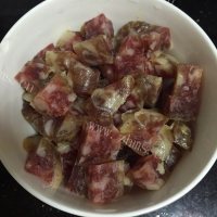 美味的香菇腊肠焖饭做法图解3)
