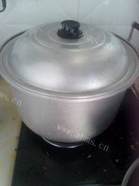 剁椒鱼头蒸豆腐做法图解8)