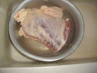 家常菜牛肉炖白萝卜做法图解1)